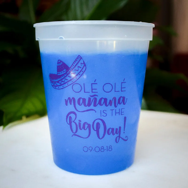 coffee mugs for family gatherings-Custom "Mañana is the Big Day" Color Change Cup Favors